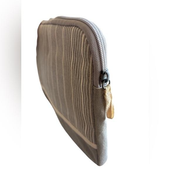 Typo Laptop Case - Picture 5 of 8